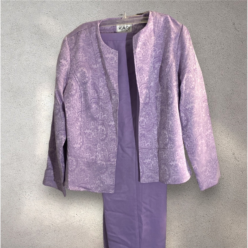 Kari New York Pant Suit Lavender Paisley Print Jacket & plain Poly Pant Sz 12.